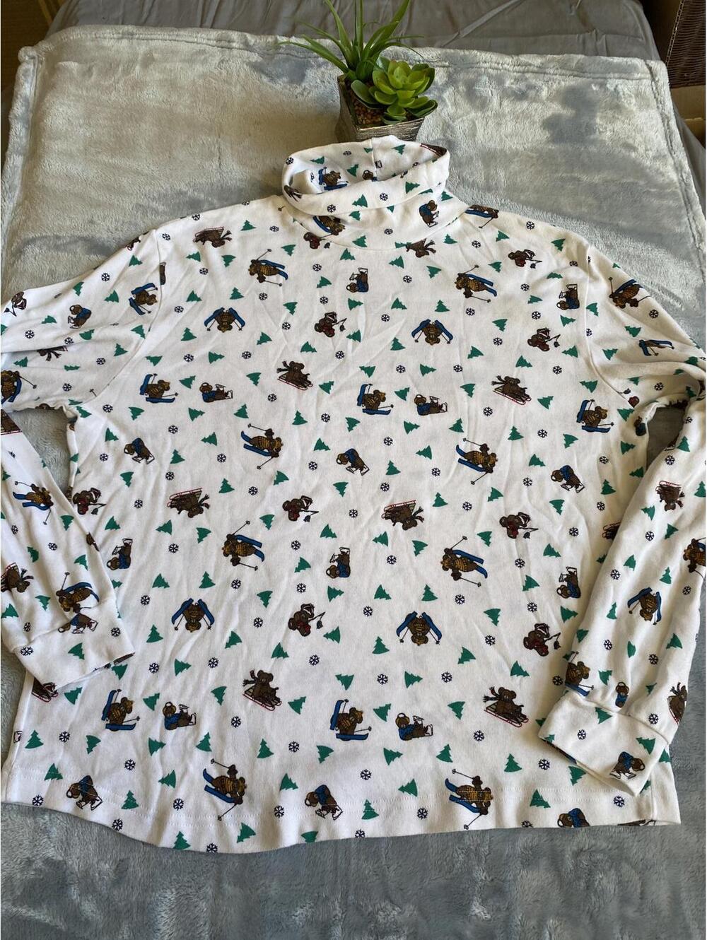White Turtleneck Long Sleeve Shirt Holiday Print XL